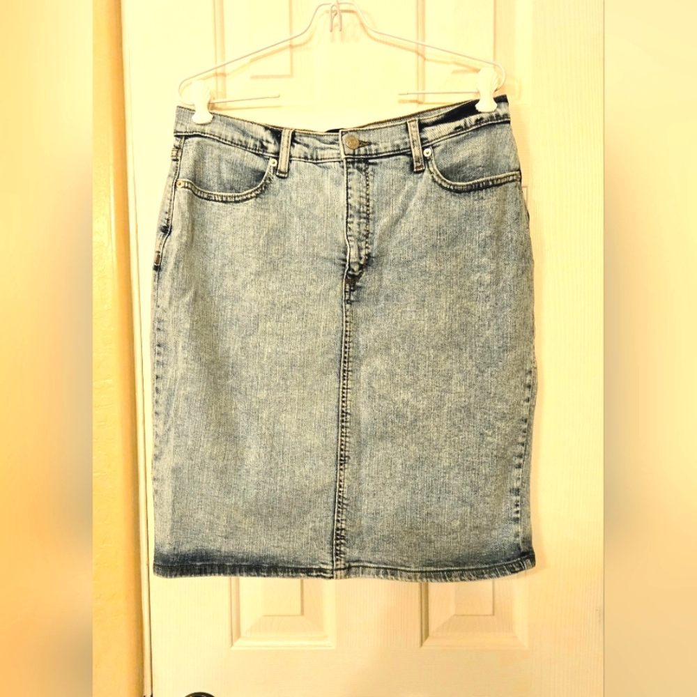 Banana Republic Acid Wash Denim Blue Jean Skirt Cotton Knee Length Y2K NWOT - Picture 2 of 13